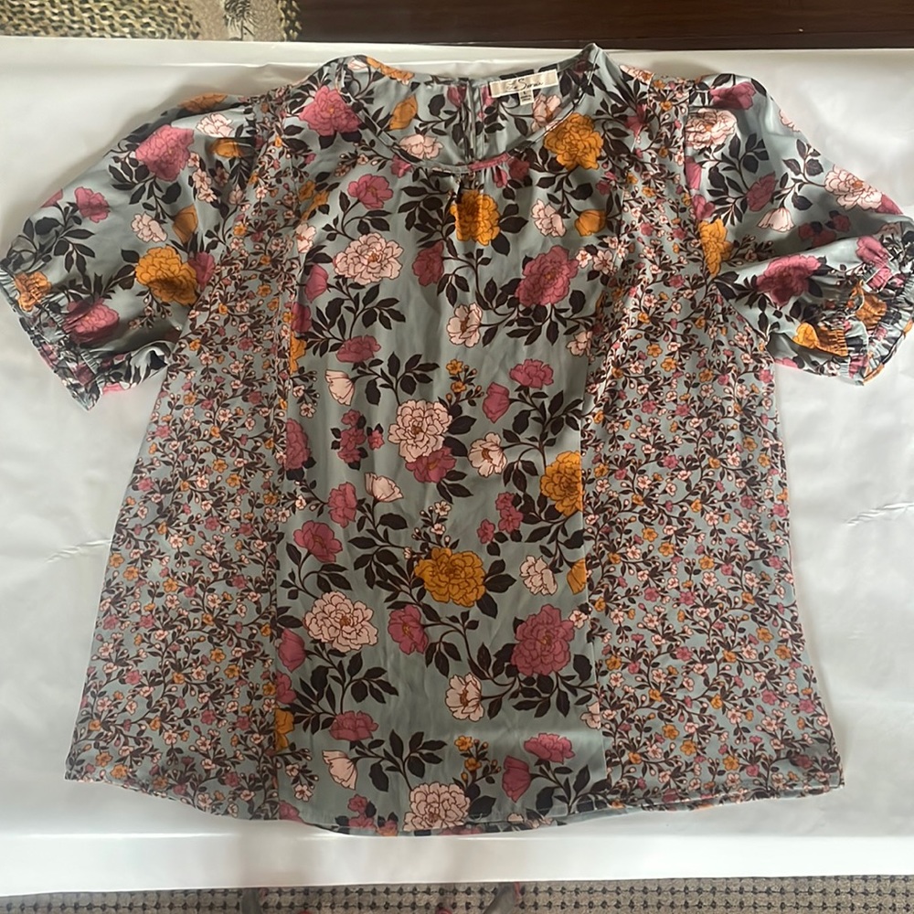 NWOT- Stitch Fix Le Serein Floral blouse